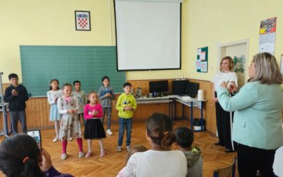 U PODRUČNOJ ŠKOLI IMBRIOVEC UČITELJICE PRIPREMILE PROSLAVU DANA OBITELJI, MAJČINOG DANA I DANA ROMA