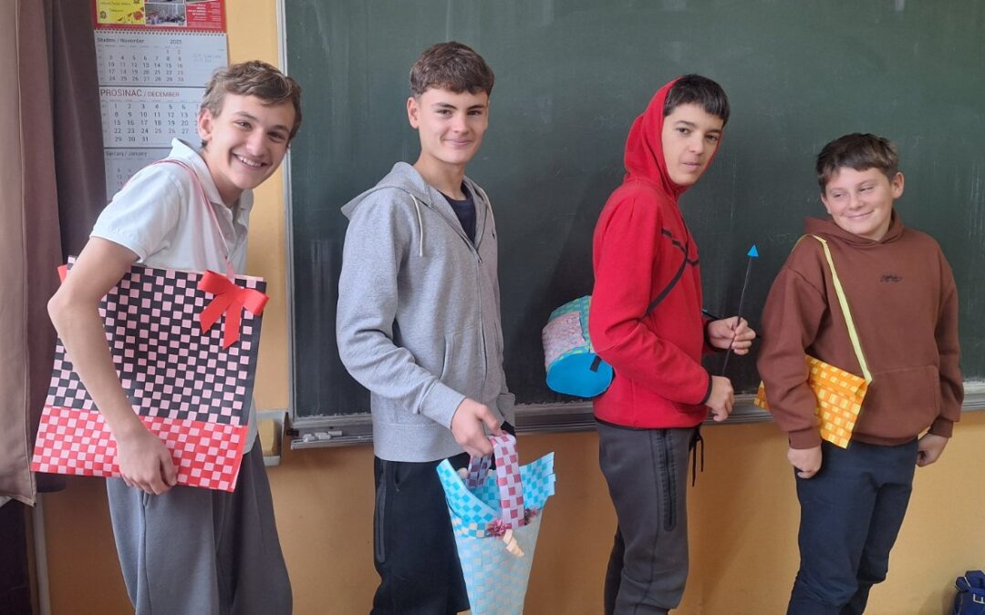 ZANIMLJIVE KREACIJE TORBI U 8.R.