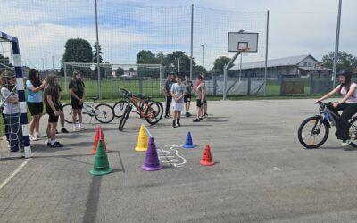 UČENICI 5.R.POLAGALI ISPIT UPRAVLJANJA BICIKLOM