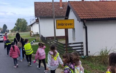 POVODOM SVJETSKOG DANA PJEŠAČENJA (15.10.) UČENICI I DJELATNICI PJEŠAČILI OD ŠKOLE U ĐELEKOVCU DO PODRUČNE ŠKOLE U IMBRIOVCU