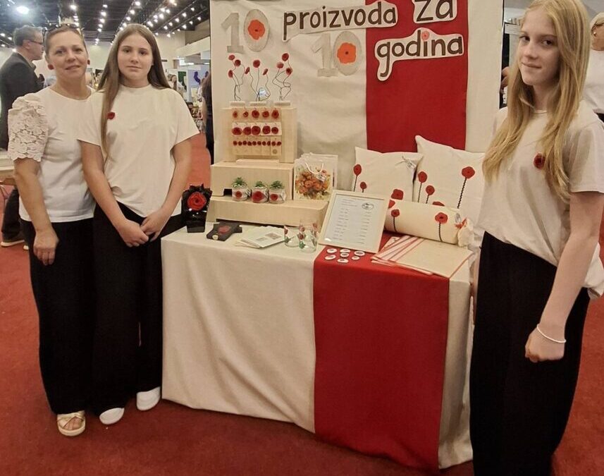 ZADRUGARKE REA I JULIJA PREDSTAVLJALE NAS NA DRŽAVNOJ SMOTRI ZADRUGA U POREČU